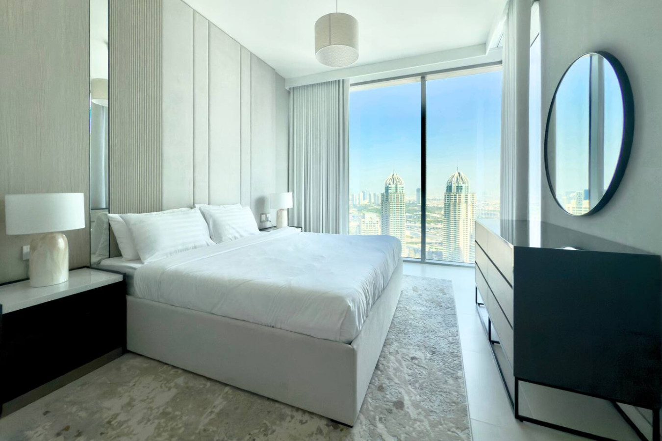 Stunning 2 Bed Apartment overlooking Dubai Marina